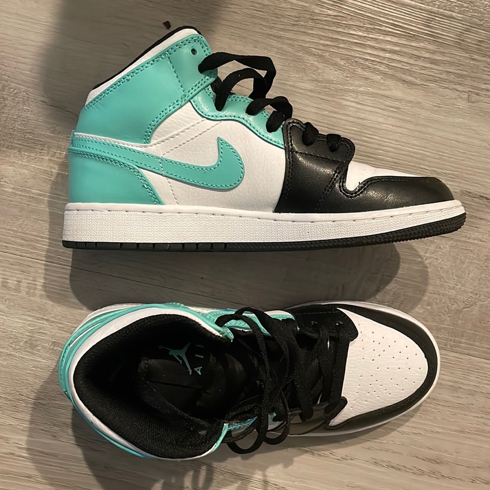 Jordan 1 mid